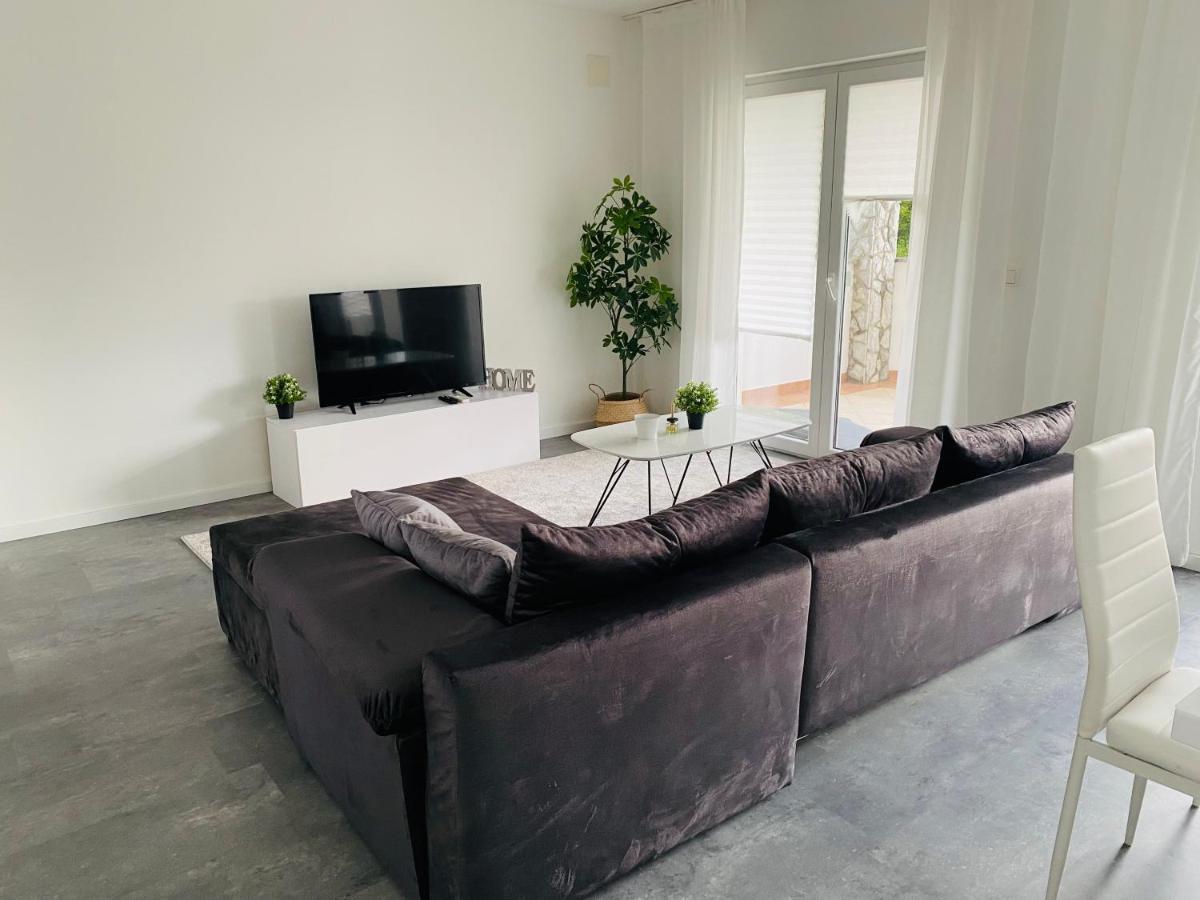 Apartmani Adriana Lakmartin Eksteriør bilde